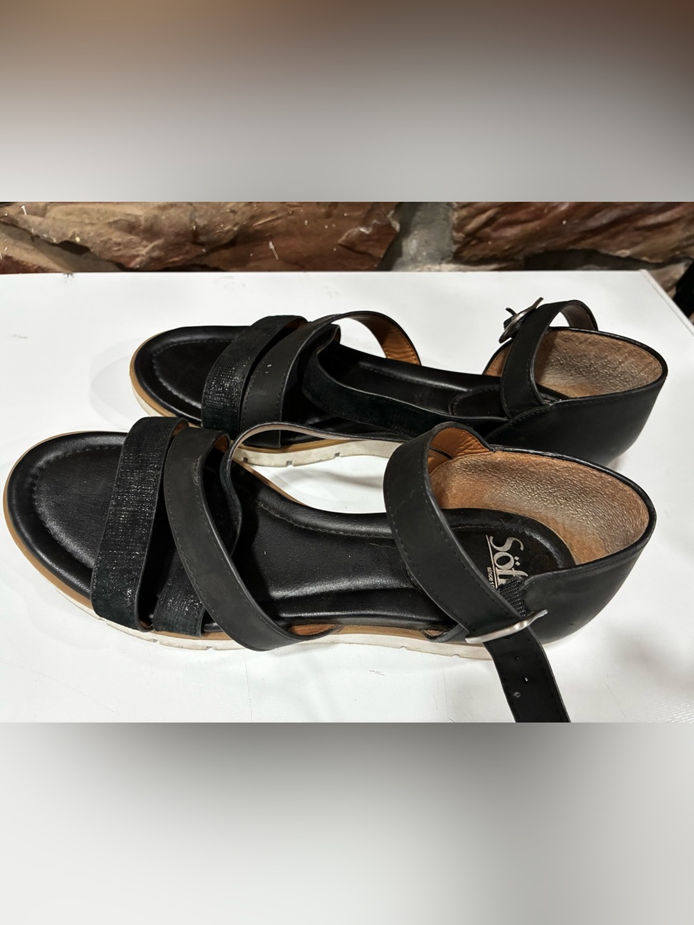 Söfft Mirabelle Women's Sandals Black Leather Cross Strap Spo